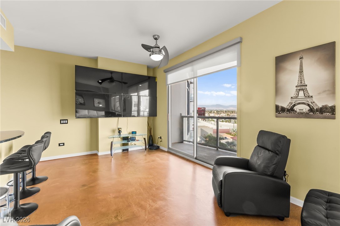 200 West Sahara Avenue 909