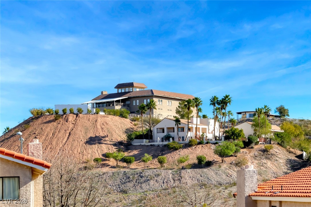 701 Capri Drive 8C