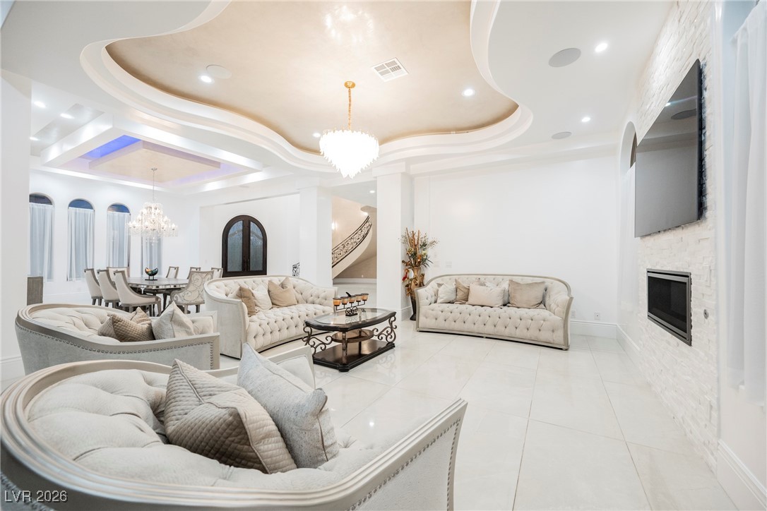 1721 South Tioga Way