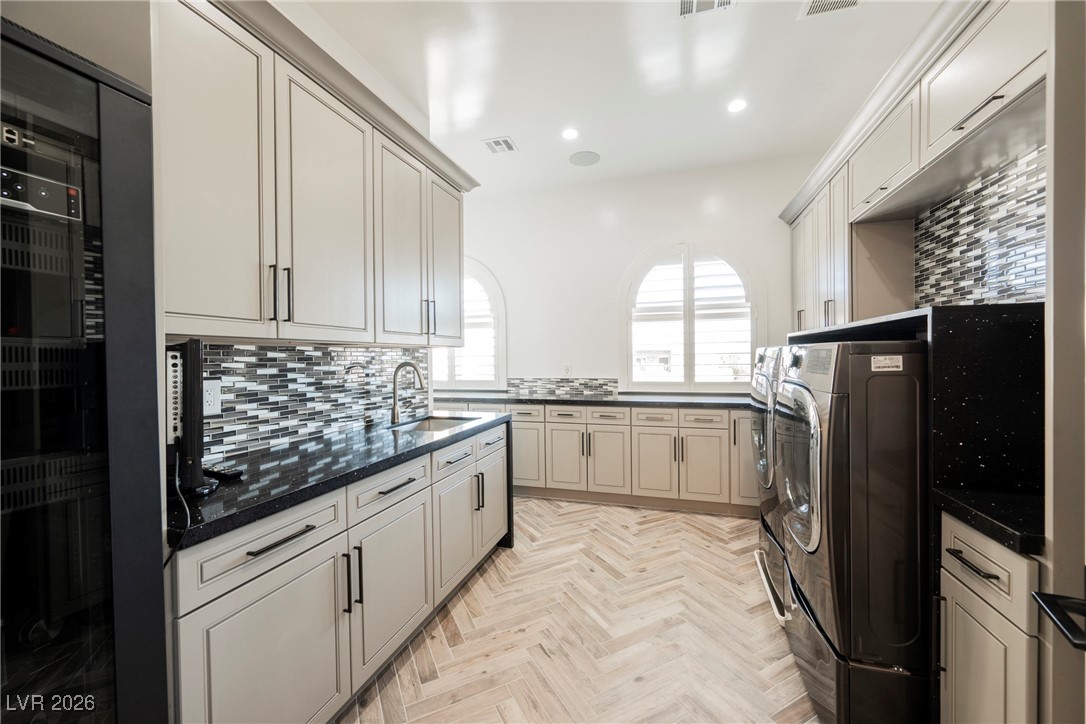 1721 South Tioga Way