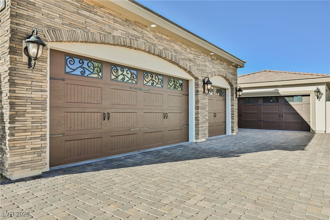 1721 South Tioga Way