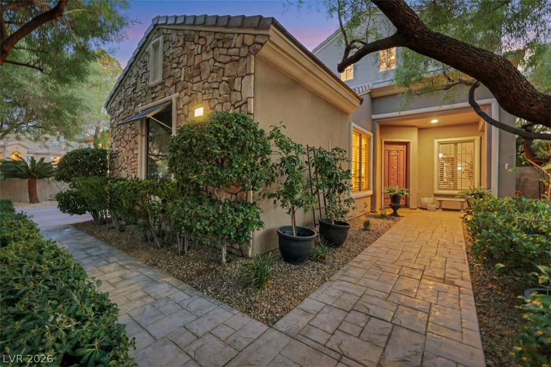 15 Oro Valley Drive