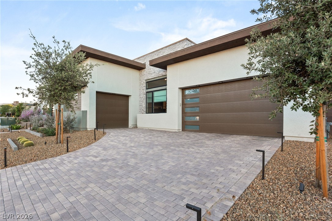 445 Cliff Terrace Avenue