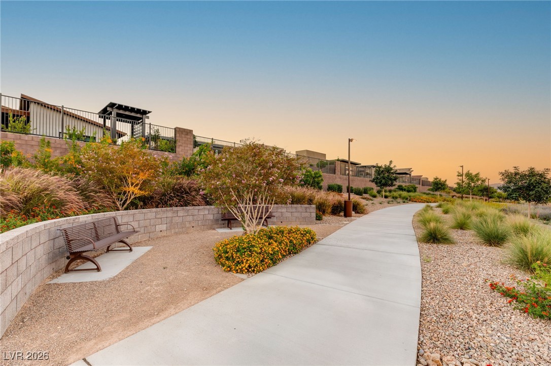 445 Cliff Terrace Avenue