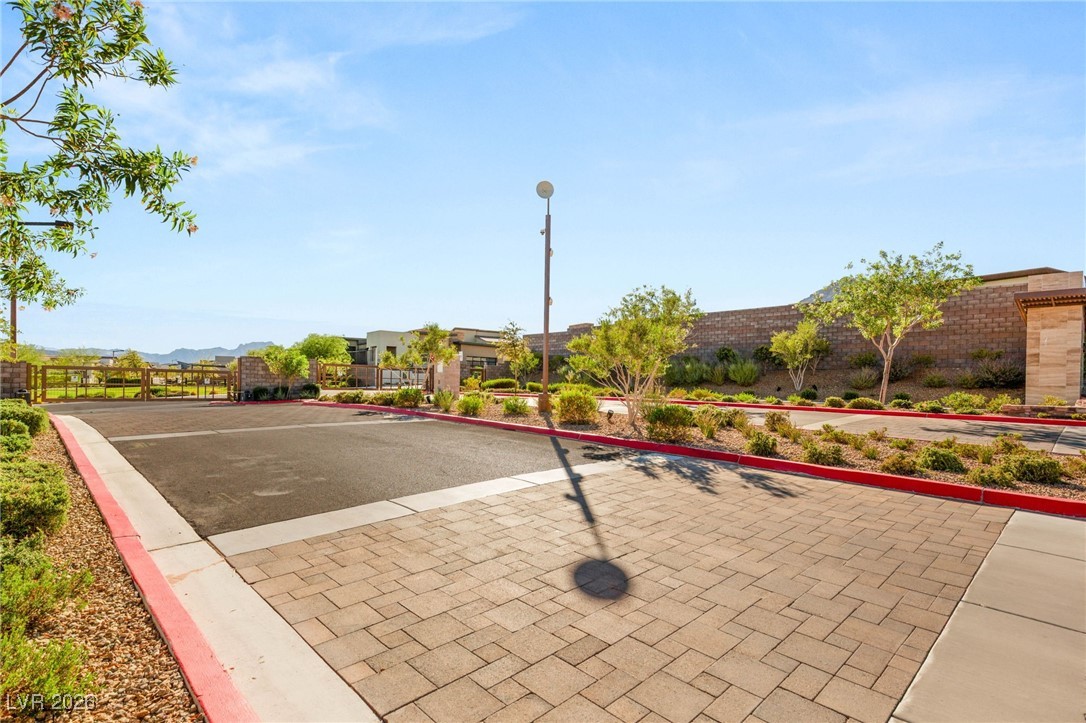 445 Cliff Terrace Avenue