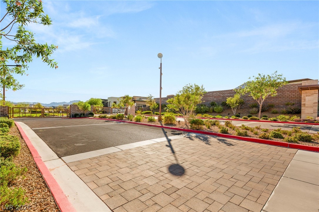 445 Cliff Terrace Avenue