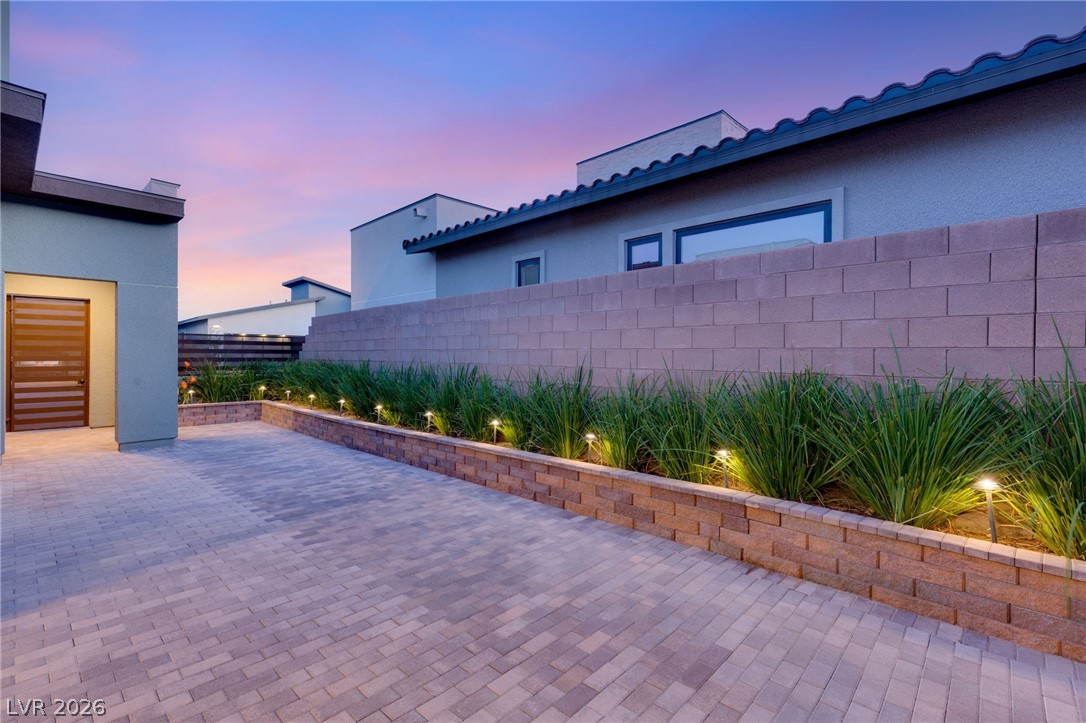 445 Cliff Terrace Avenue