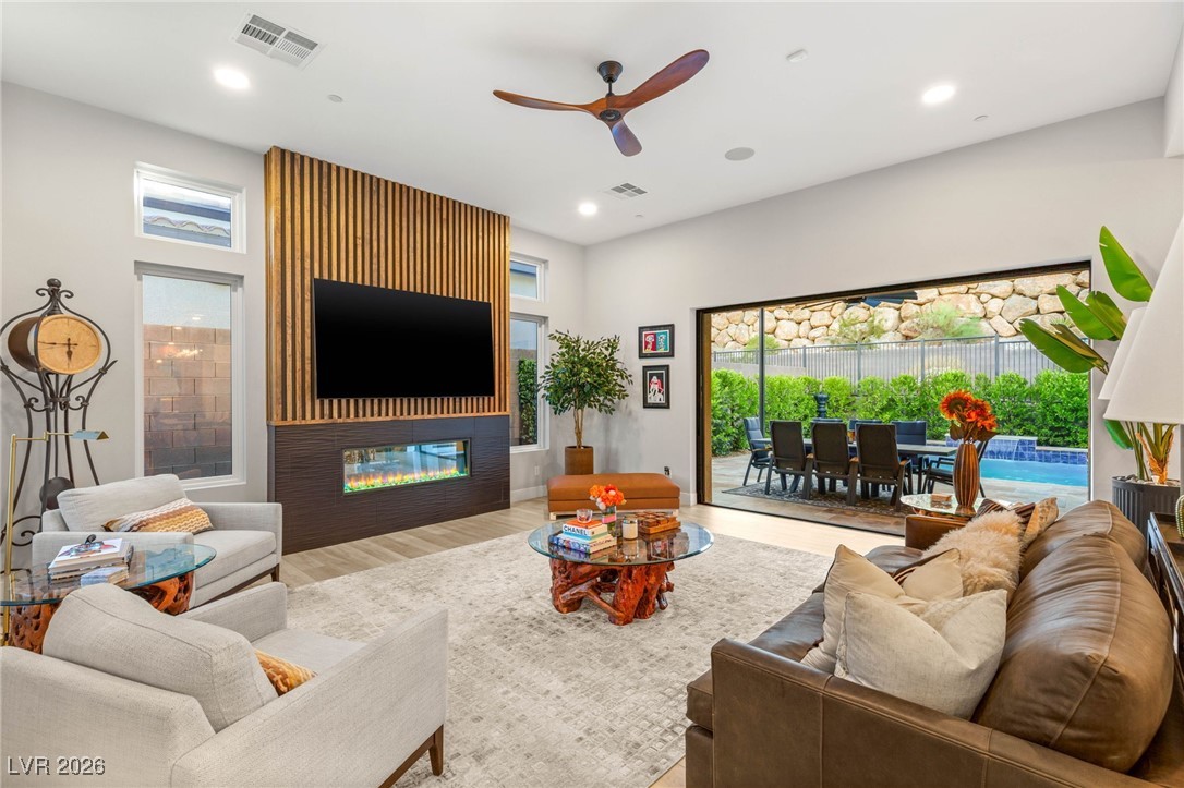 445 Cliff Terrace Avenue