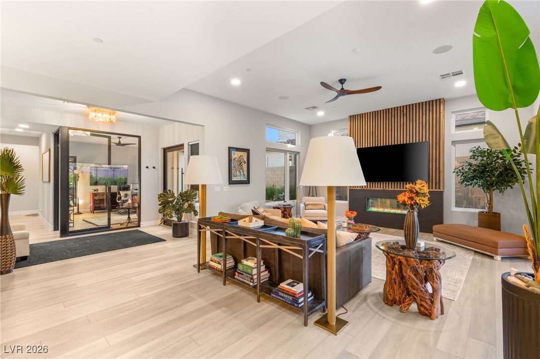 445 Cliff Terrace Avenue