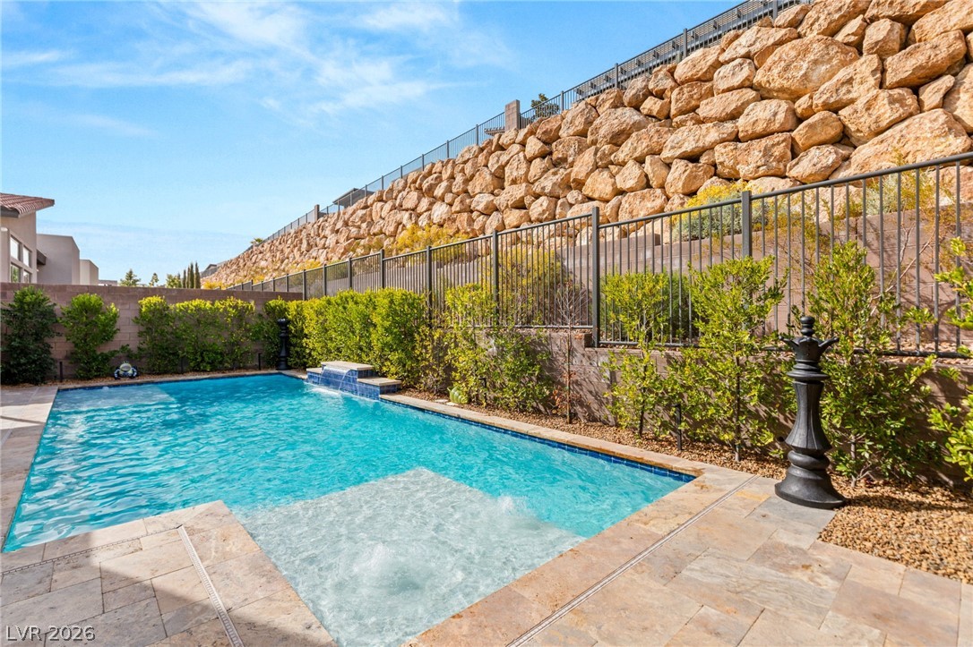 445 Cliff Terrace Avenue