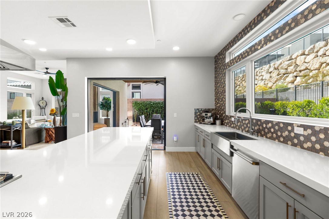 445 Cliff Terrace Avenue