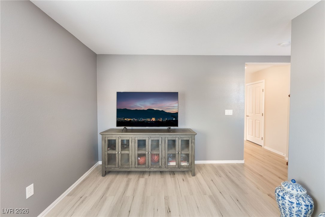 1413 Nature Loop Avenue