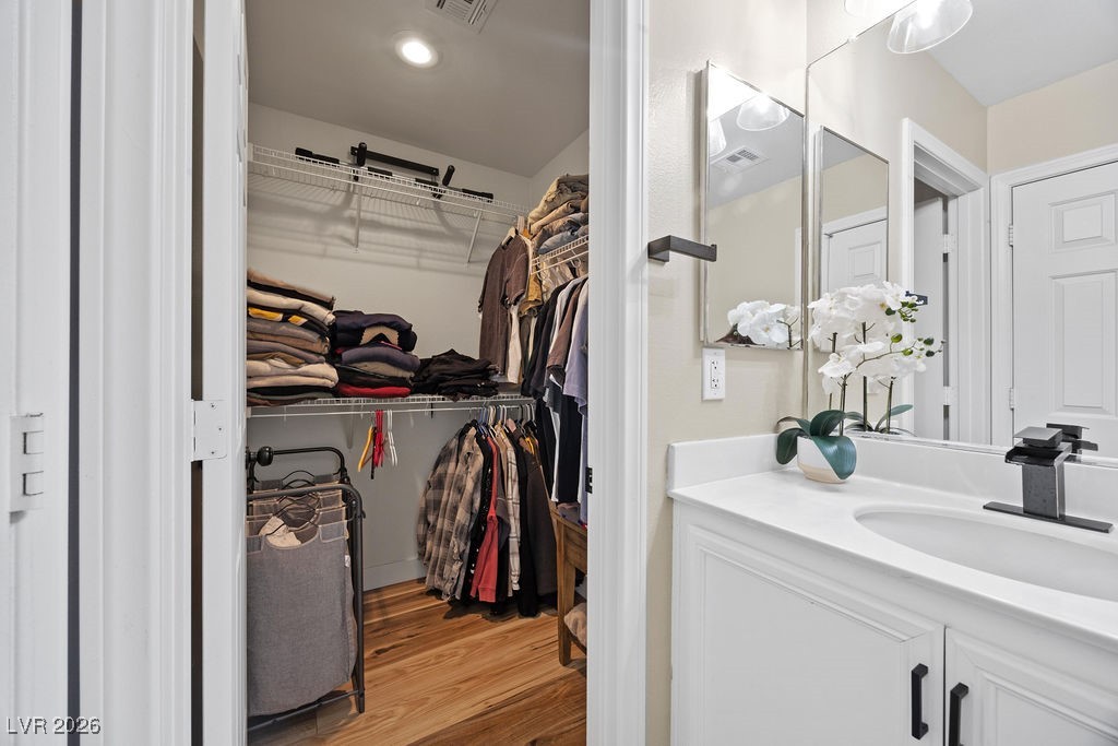 10423 Wildflower Gully Street