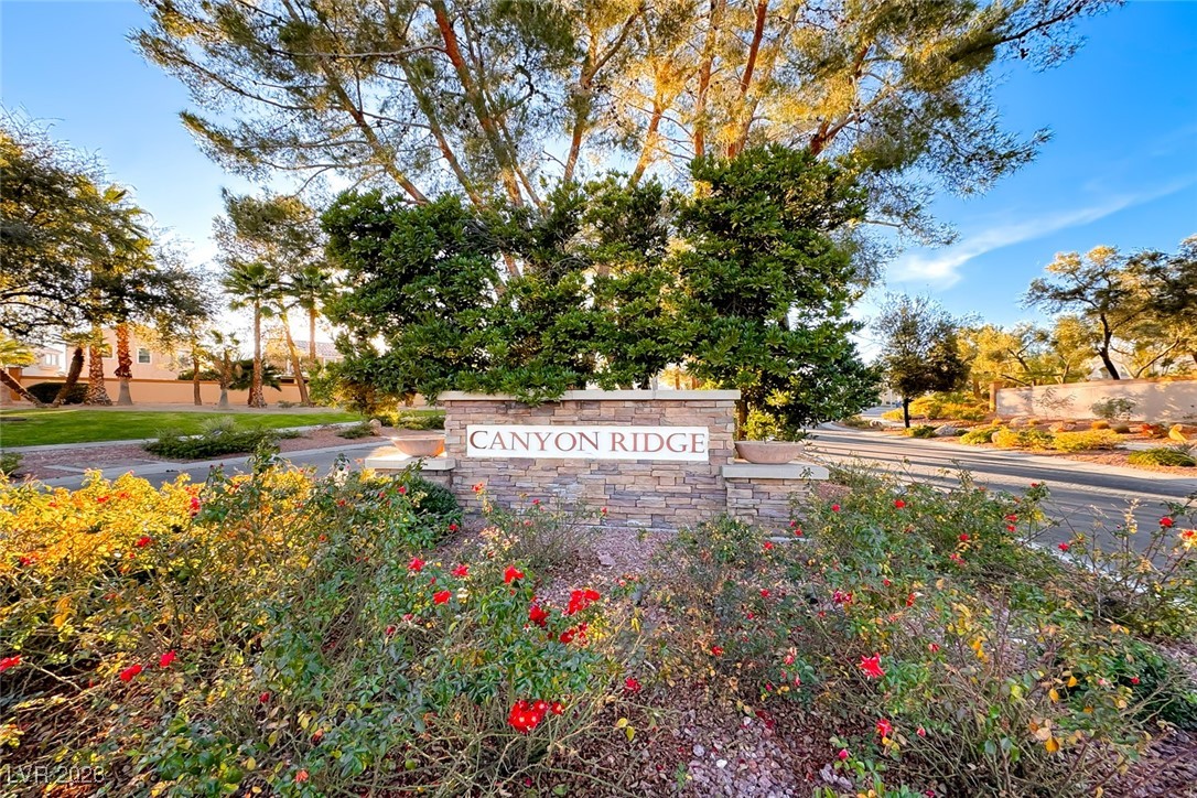2001 Madagascar Lane