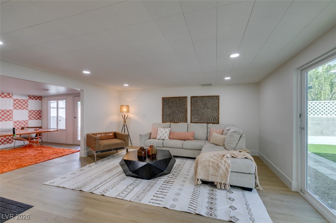 1914 La Vante Avenue