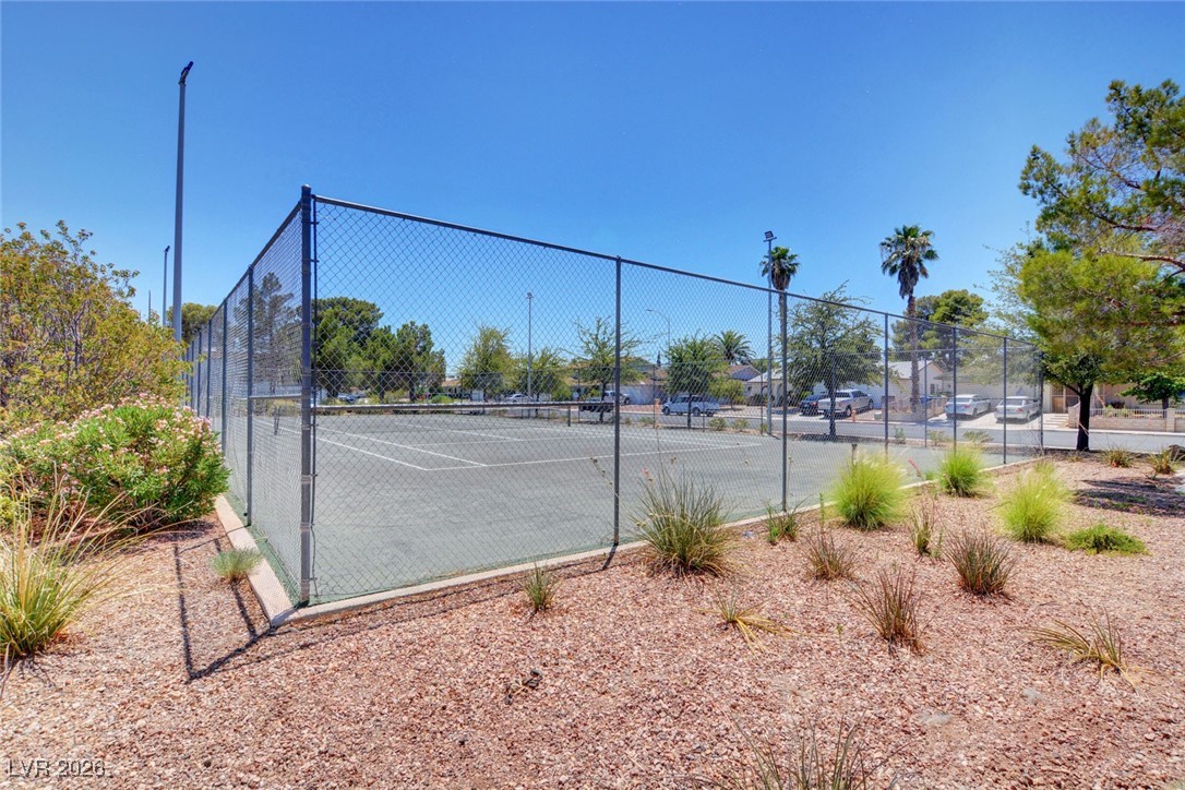 1016 Willow Tree Drive B