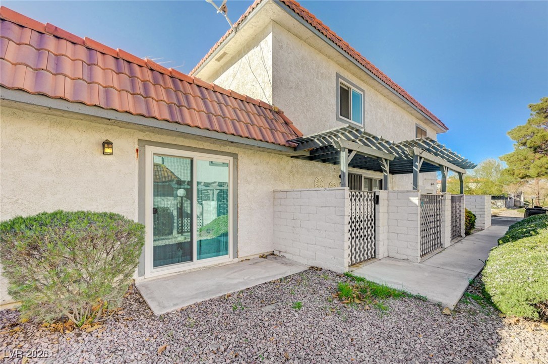 1016 Willow Tree Drive B