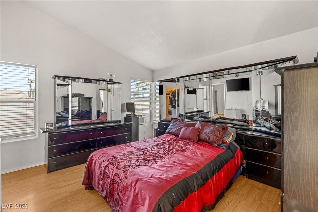 1542 Champagne Circle