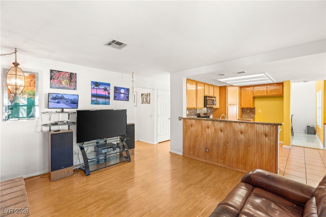 1542 Champagne Circle