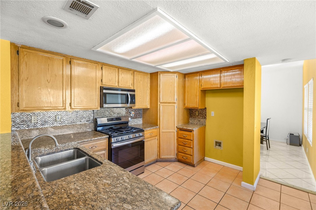 1542 Champagne Circle