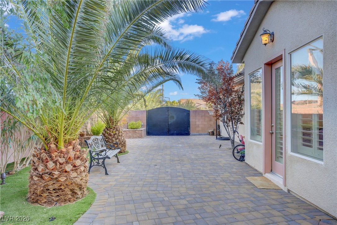 11304 Asilo Bianco Ave