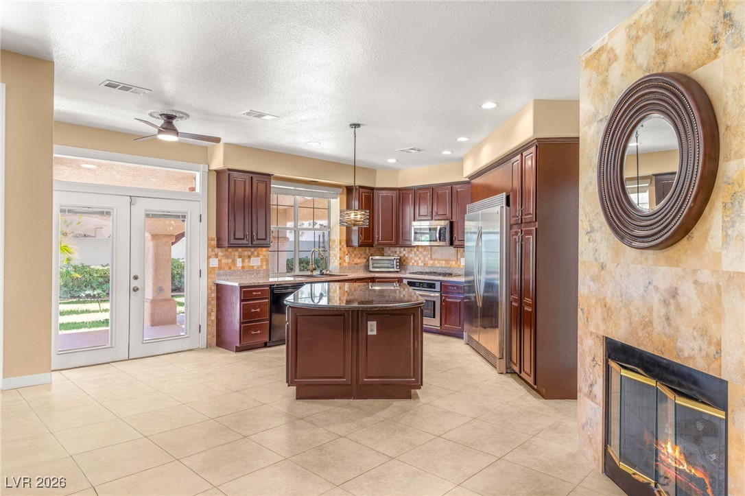 9517 Spanish Steps Lane