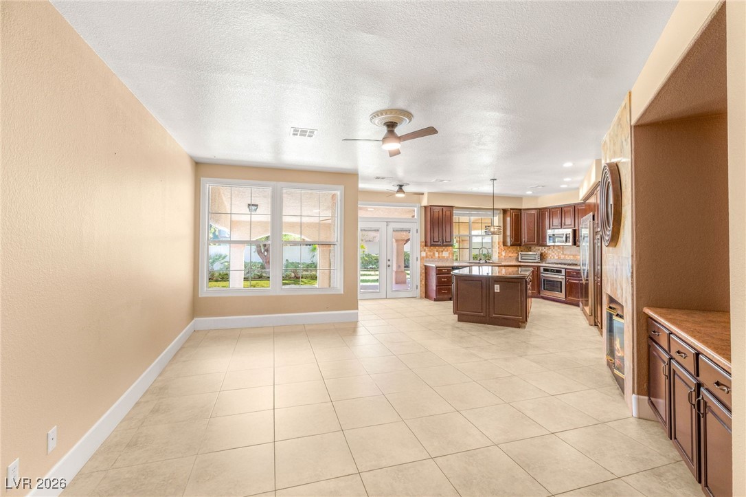 9517 Spanish Steps Lane