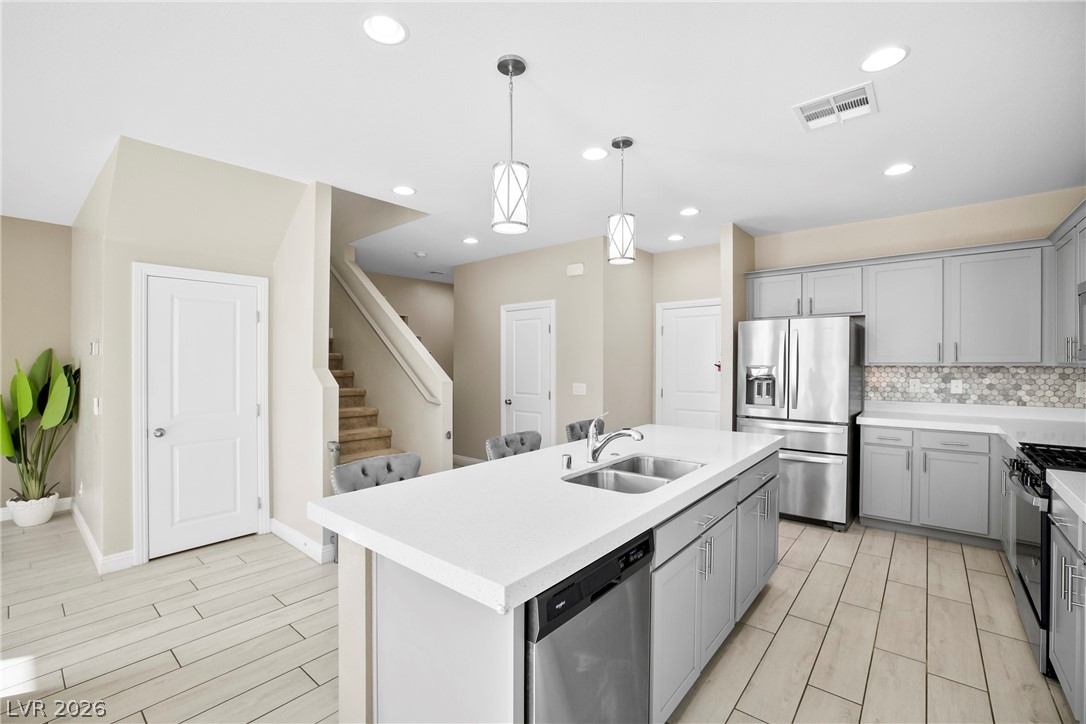 1113 Solemn Cactus Avenue