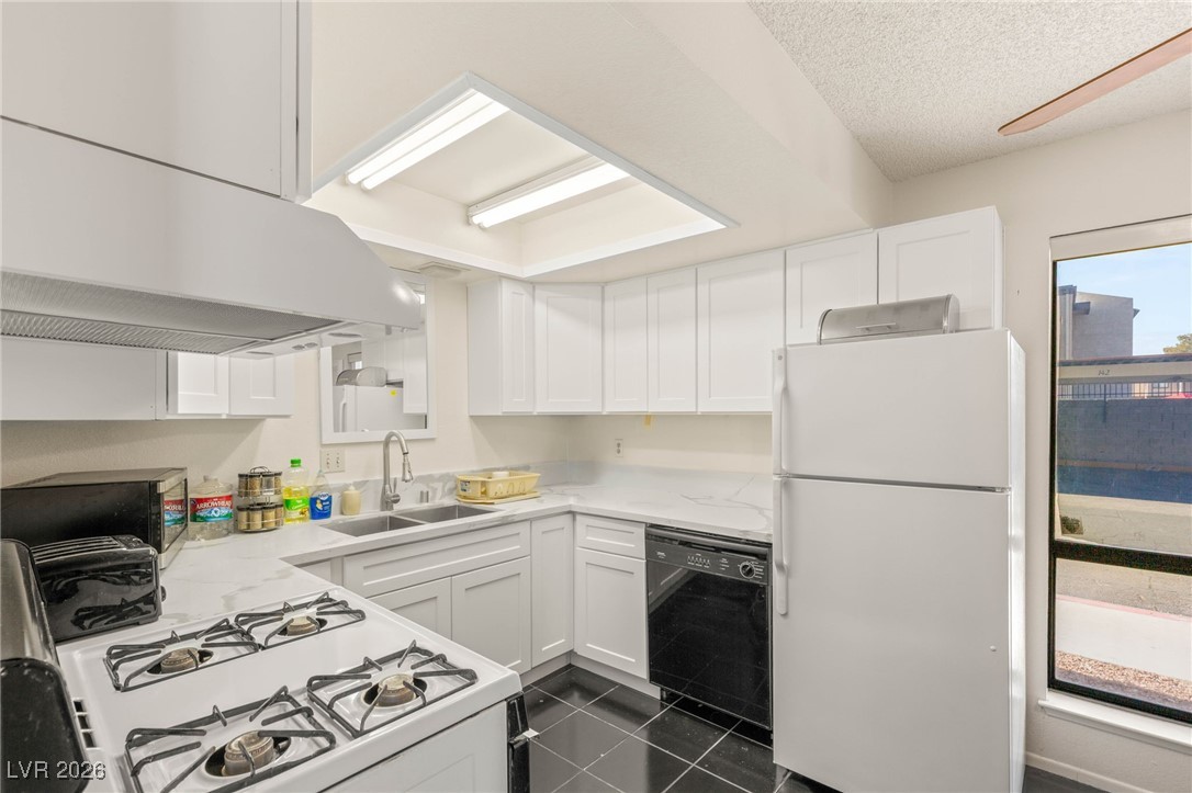 5171 Caliente Street 131