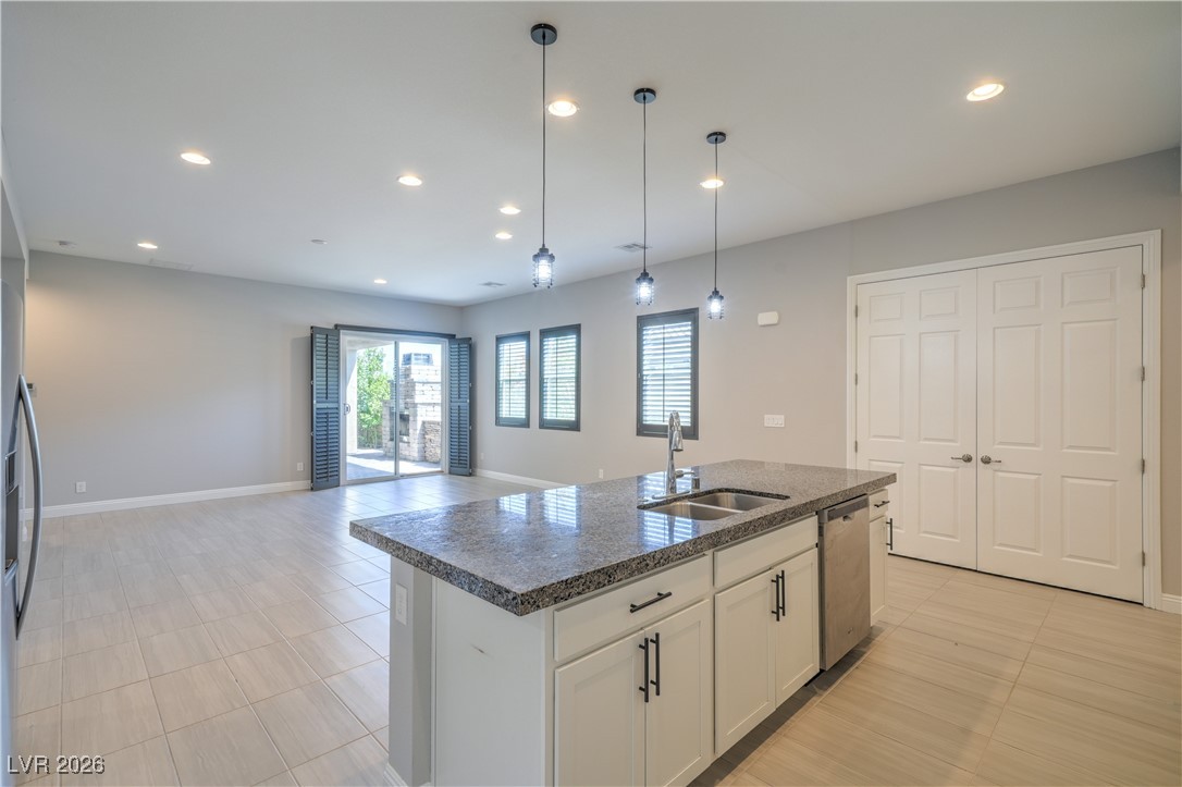 8138 Skye Dragon Street