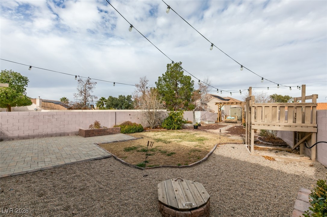 637 Bonsai Tree Lane