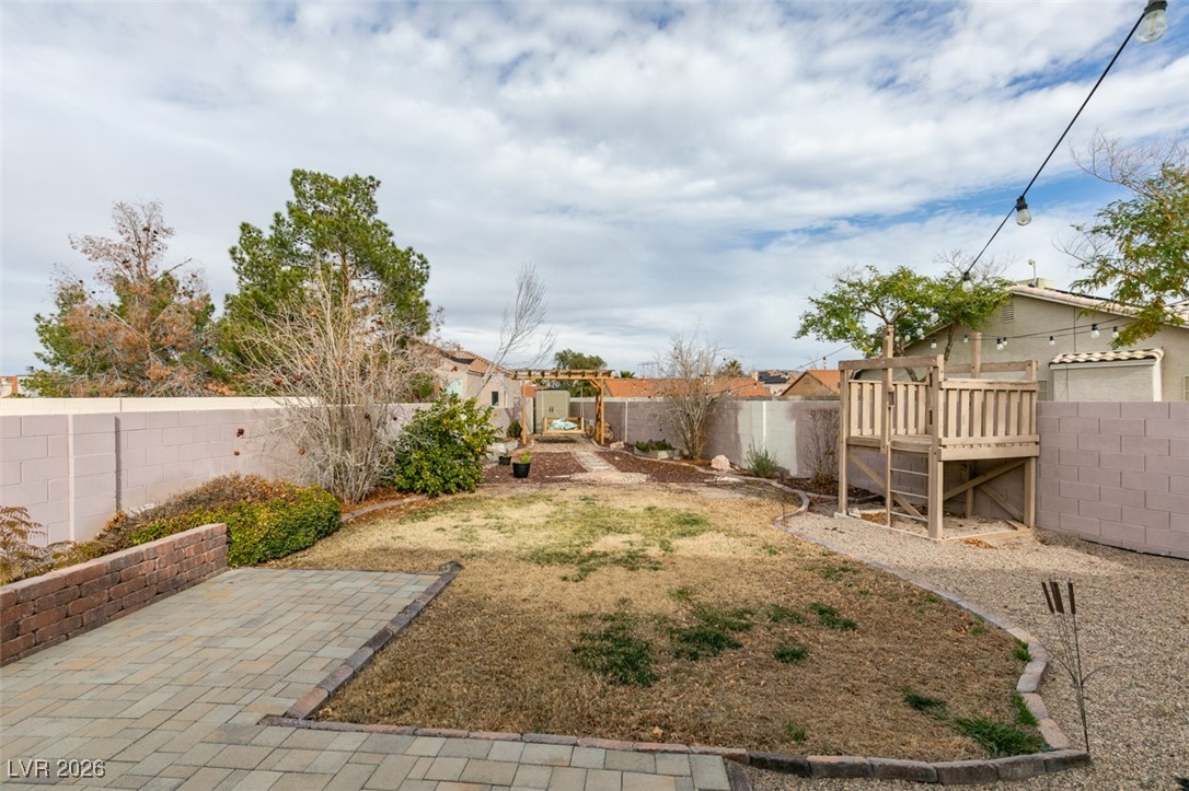 637 Bonsai Tree Lane