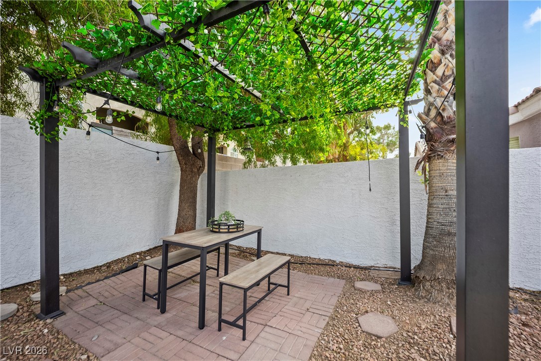 7090 Knoll View Drive