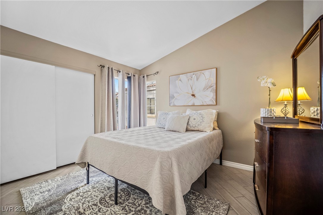 7090 Knoll View Drive