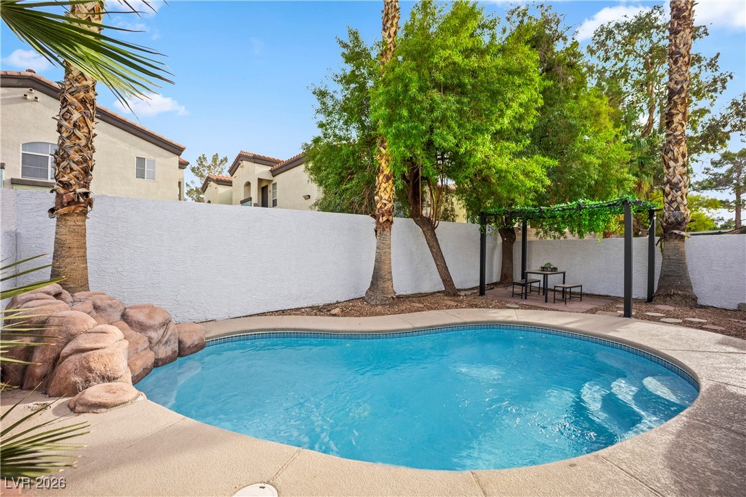 7090 Knoll View Drive