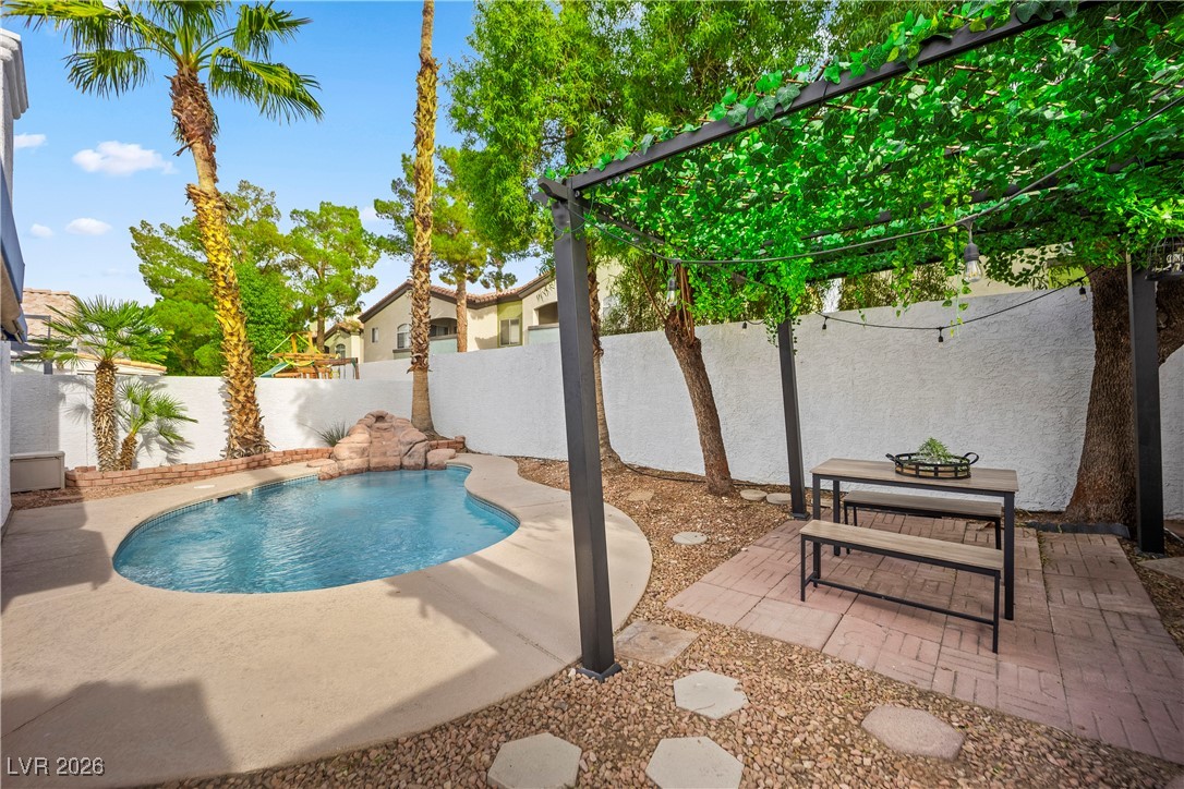 7090 Knoll View Drive