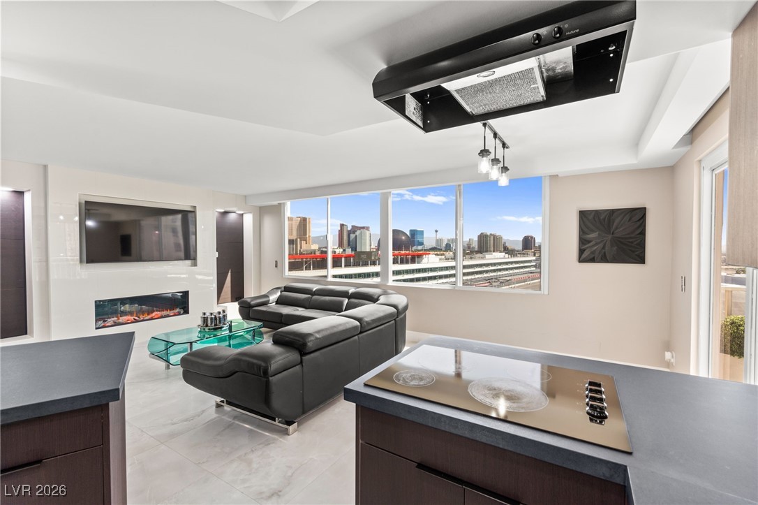 205 East Harmon Avenue 1012