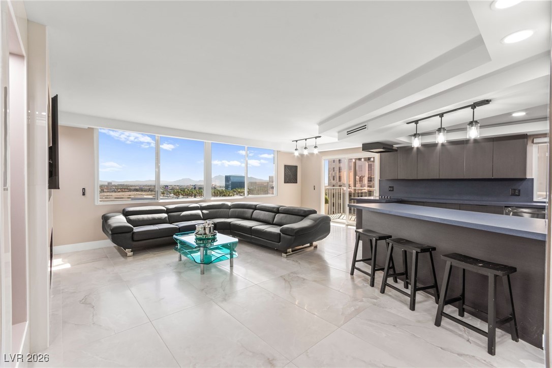 205 East Harmon Avenue 1012