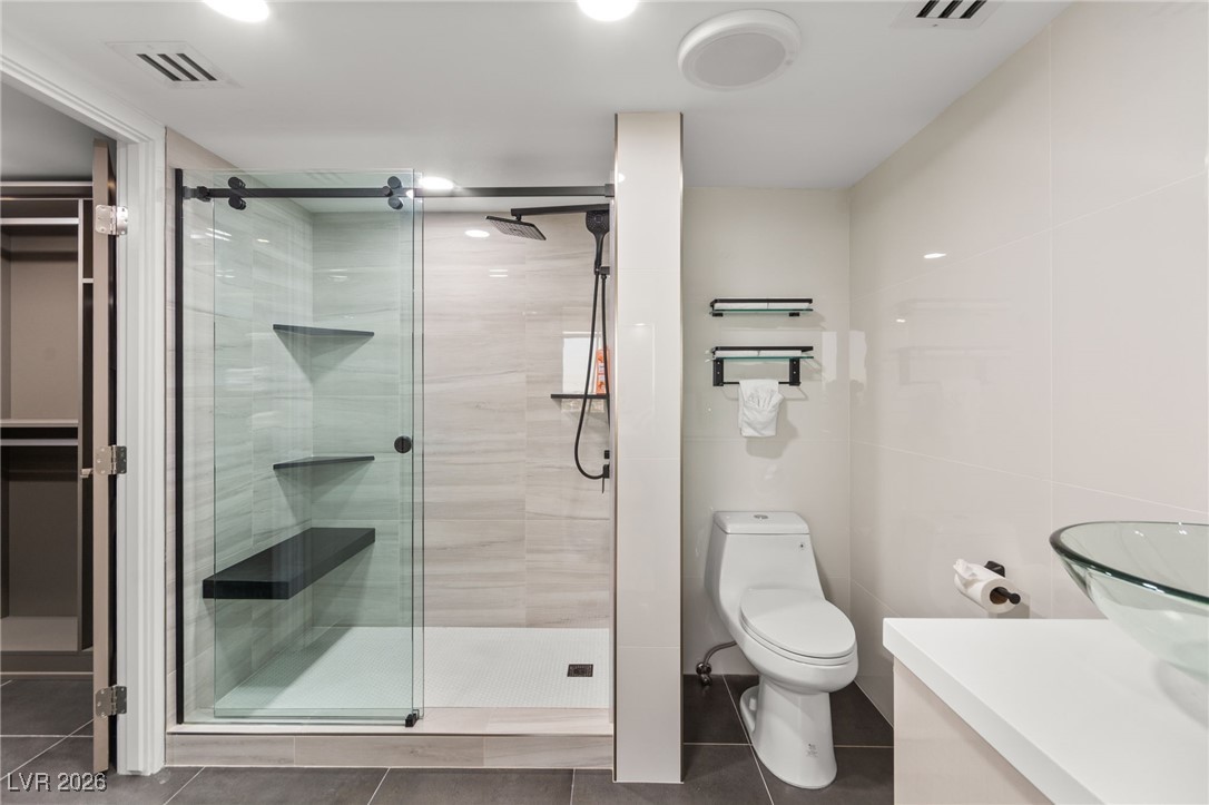 205 East Harmon Avenue 1012