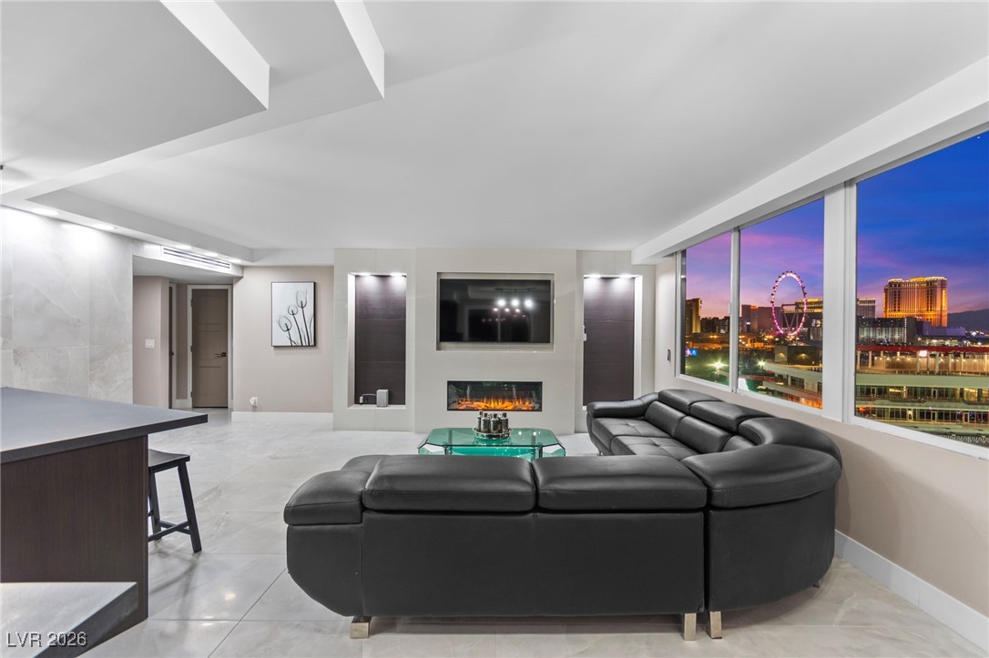 205 East Harmon Avenue 1012