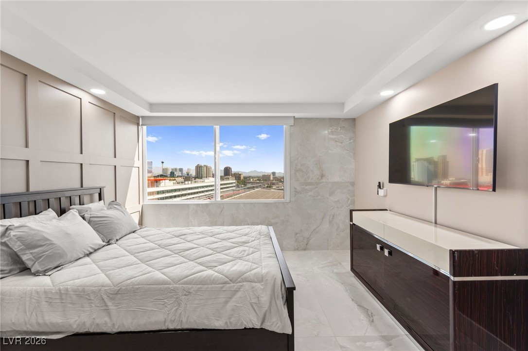 205 East Harmon Avenue 1012