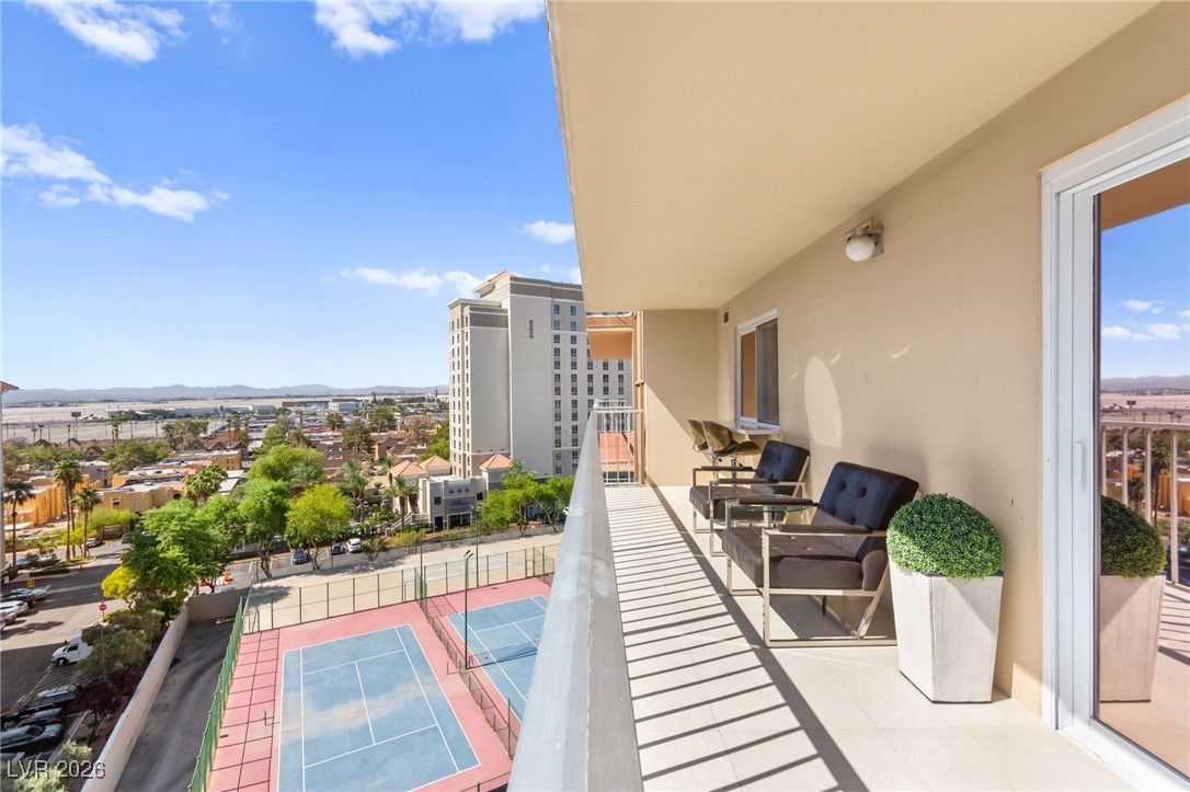 205 East Harmon Avenue 1012