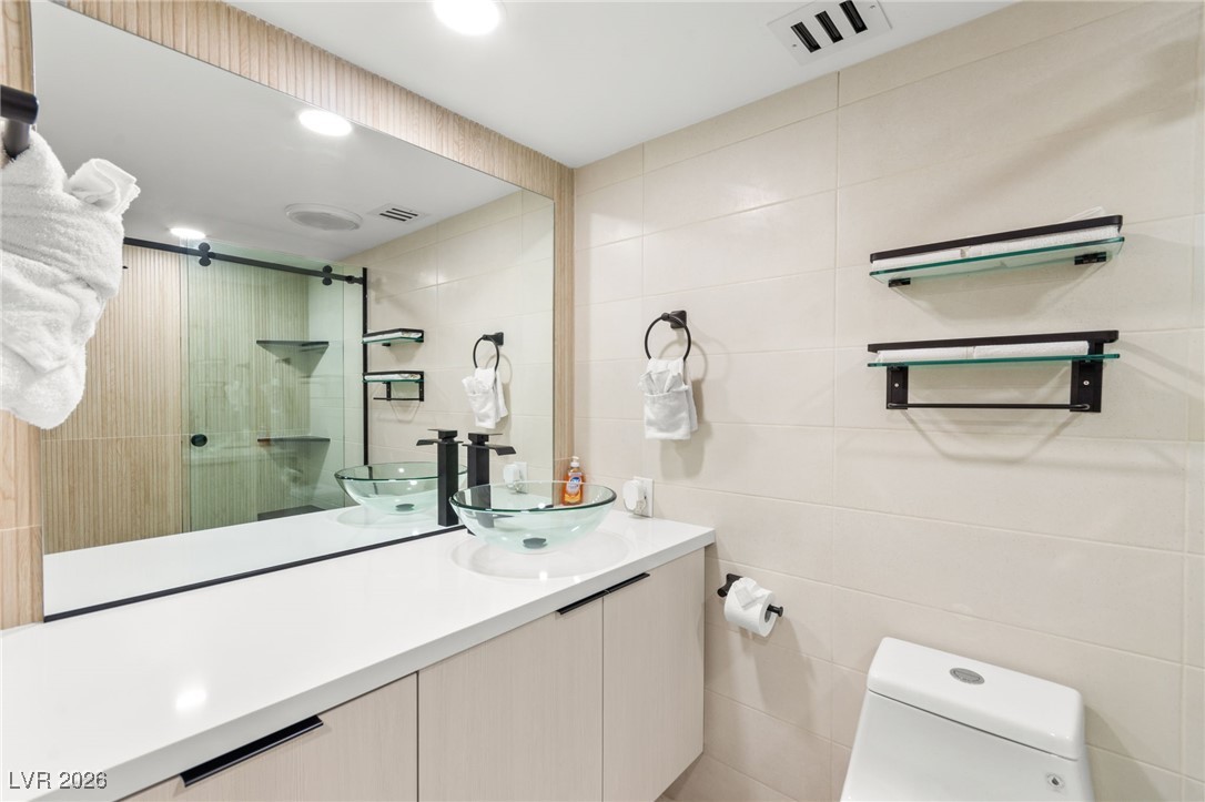 205 East Harmon Avenue 1012