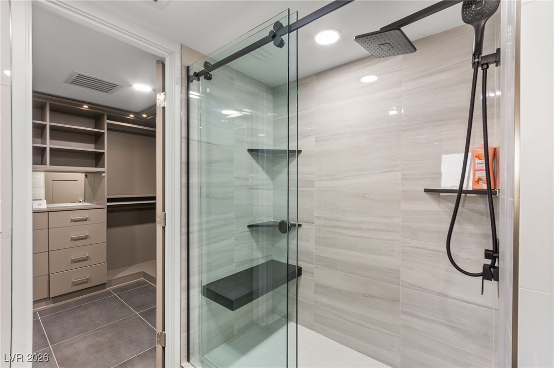 205 East Harmon Avenue 1012