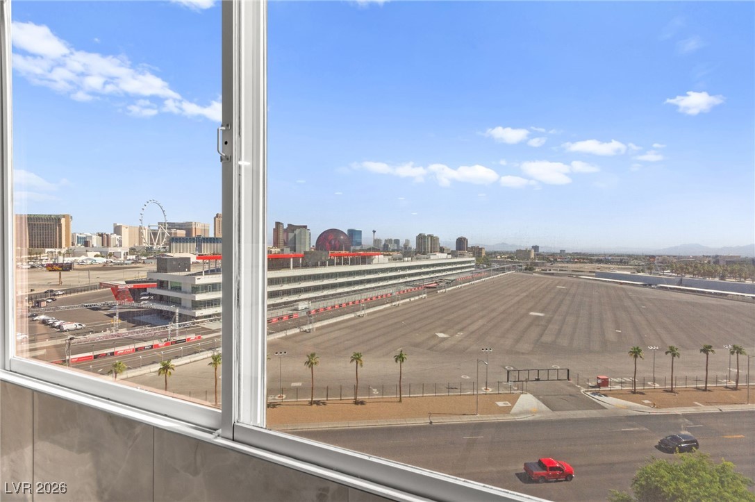 205 East Harmon Avenue 1012