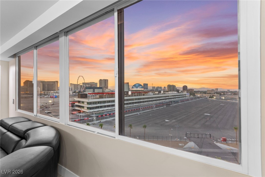 205 East Harmon Avenue 1012