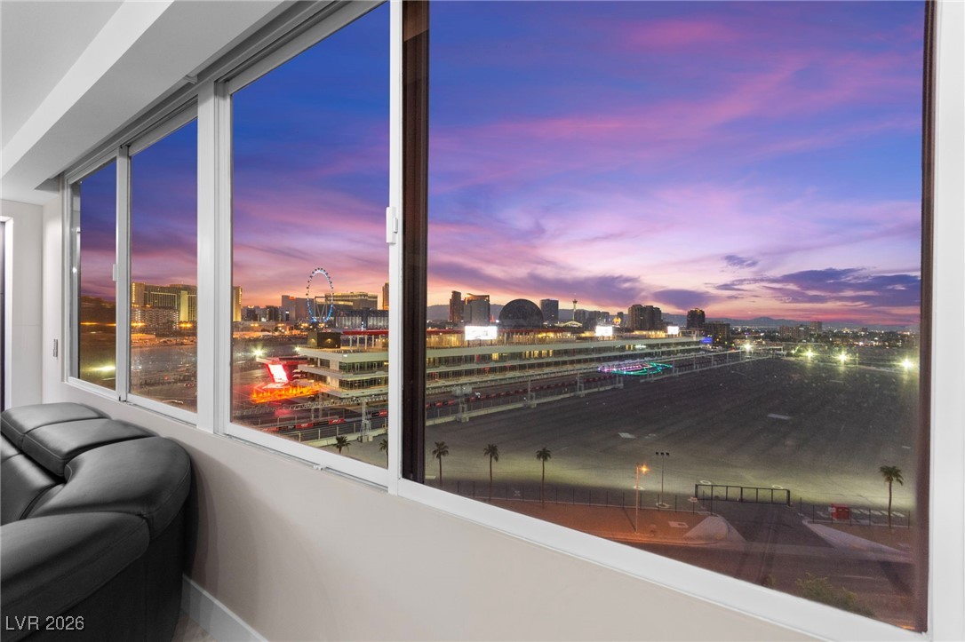 205 East Harmon Avenue 1012