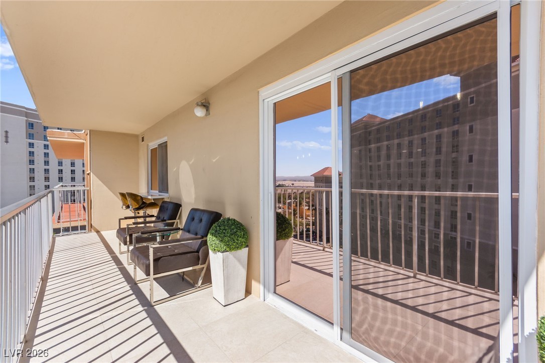 205 East Harmon Avenue 1012