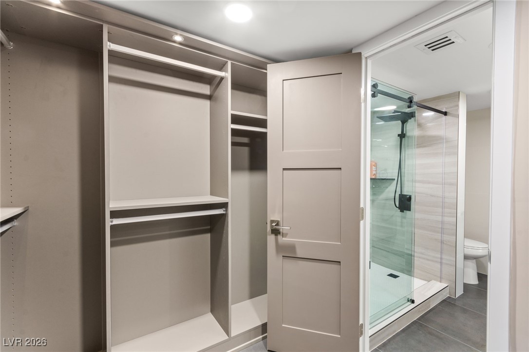 205 East Harmon Avenue 1012