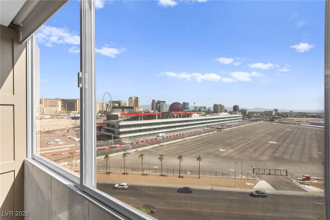 205 East Harmon Avenue 1012